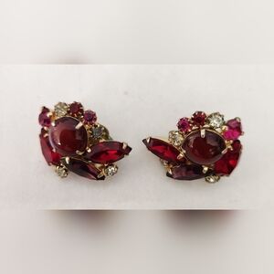 Vintage HOBÉ Clip-on Earrings
